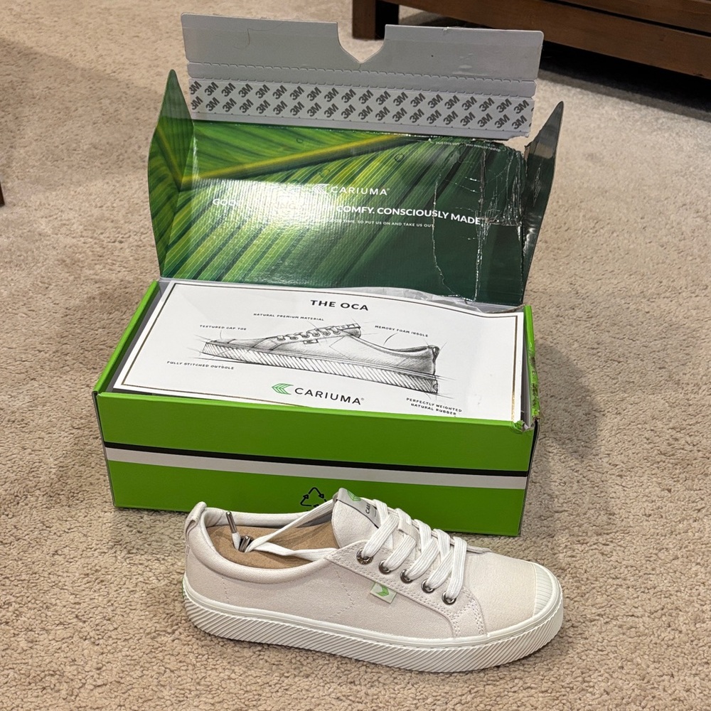 Cariuma Off-White Canvas Sneakers